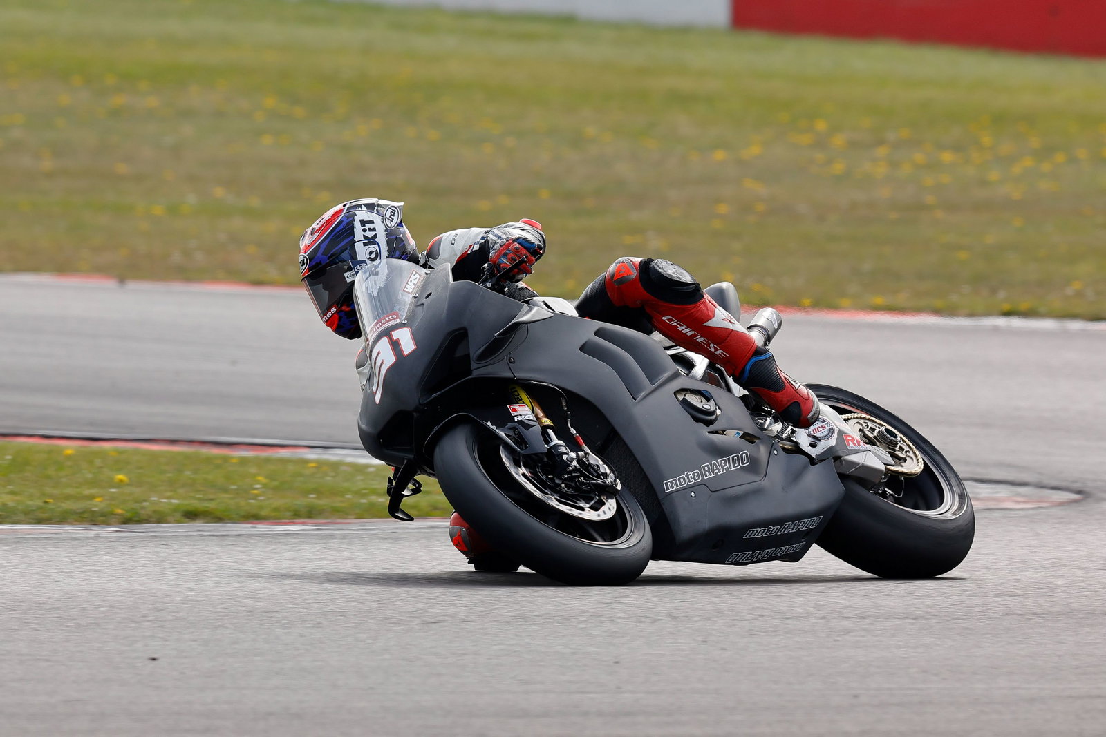 Leon Haslam at Doningtion test, BSB, 19 April, 2025